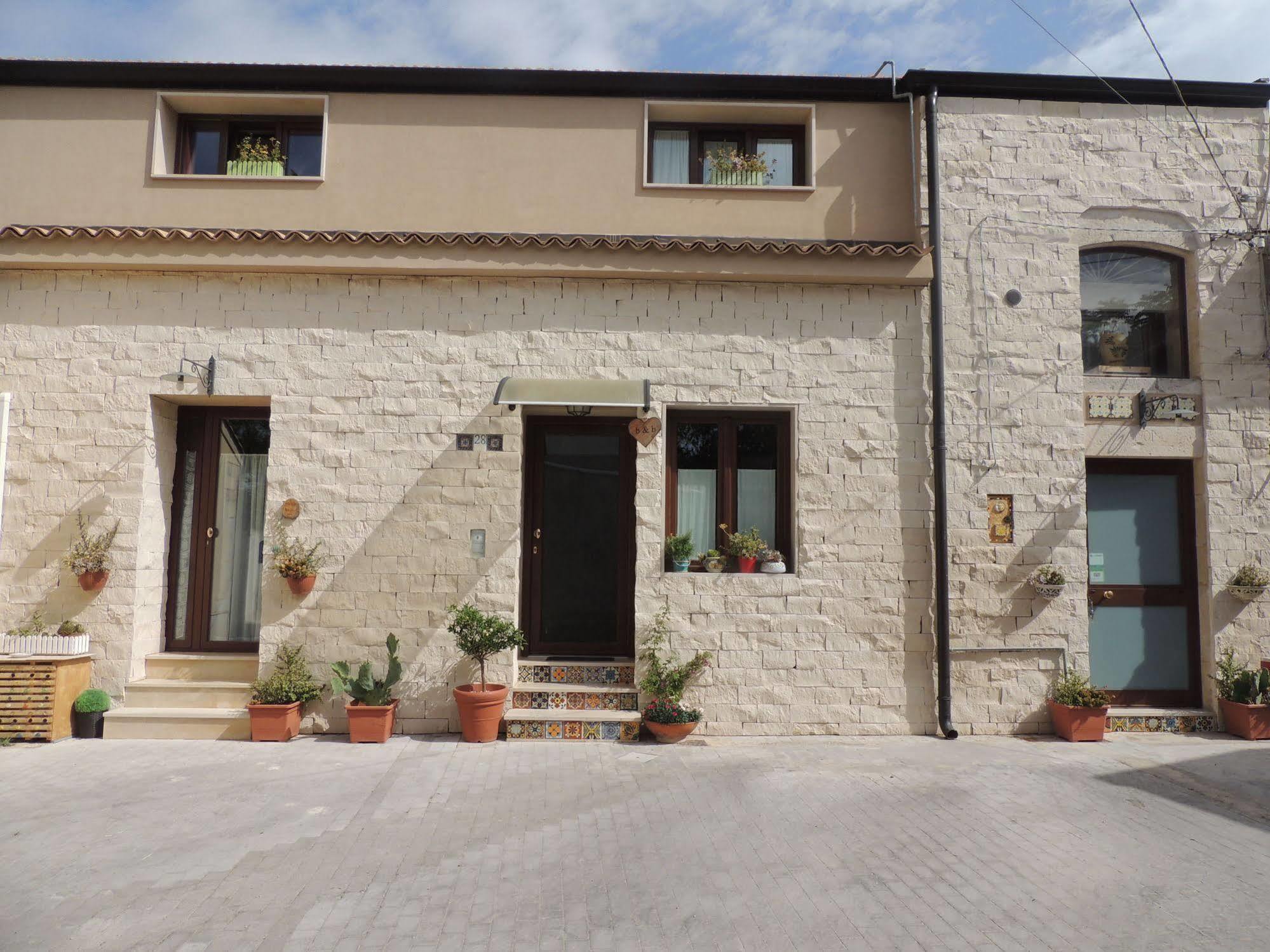 Monolocale L'Abbraccio Apartment Рагуза Екстериор снимка
